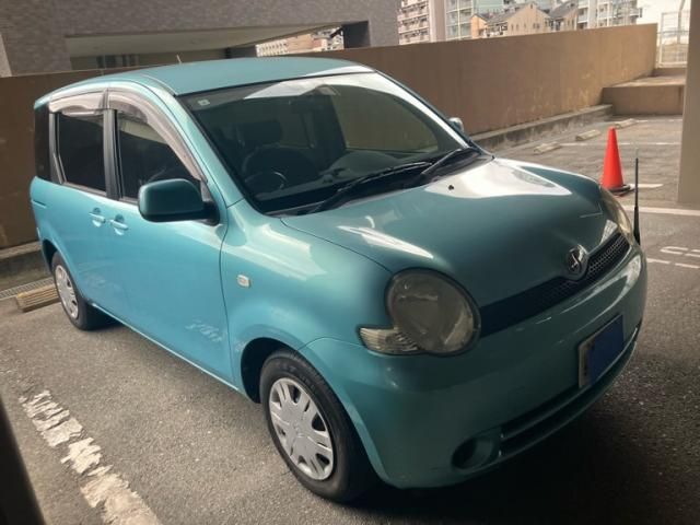 TOYOTA SIENTA 2003