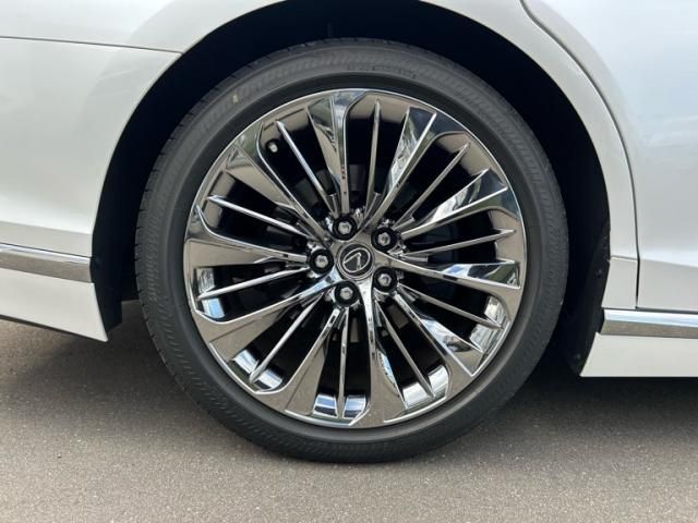 TOYOTA LEXUS LS500h 2021