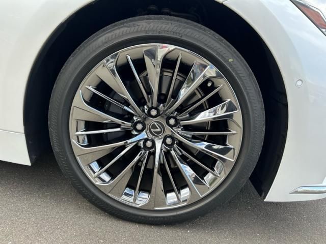 TOYOTA LEXUS LS500h 2021