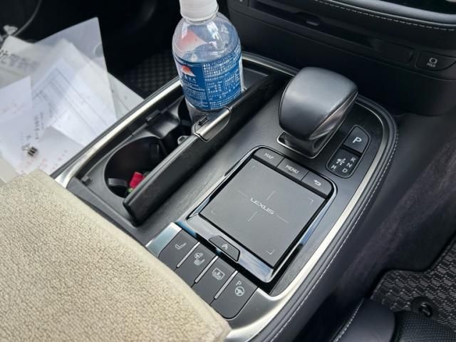 TOYOTA LEXUS LS500h 2021