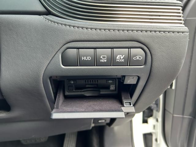 TOYOTA LEXUS LS500h 2021