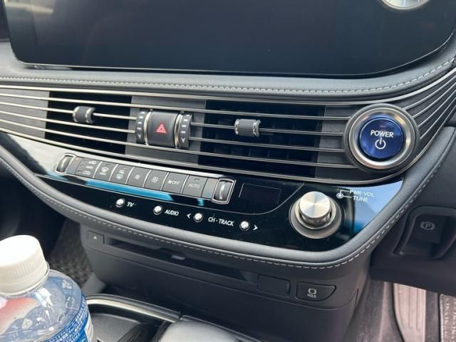 TOYOTA LEXUS LS500h 2021