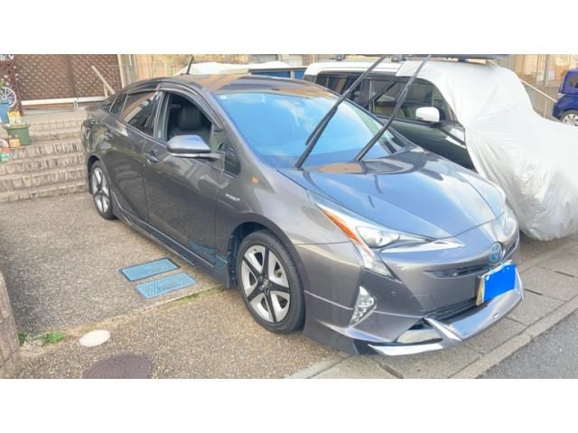 TOYOTA PRIUS 4WD 2016