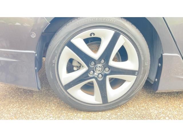 TOYOTA PRIUS 4WD 2016