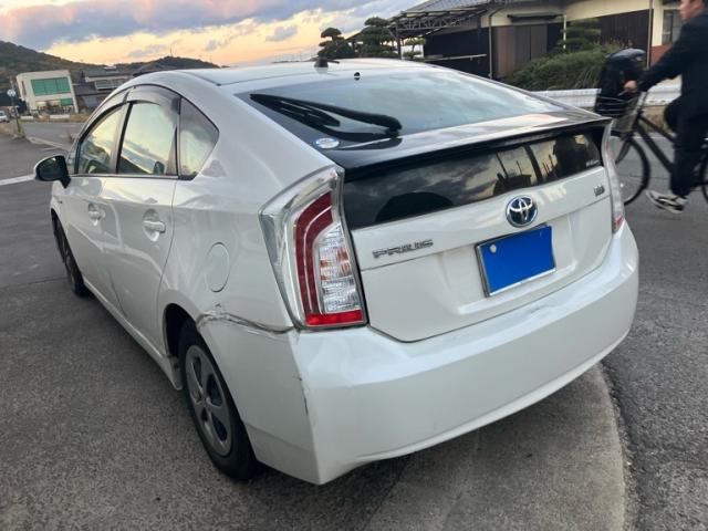 TOYOTA PRIUS 2013