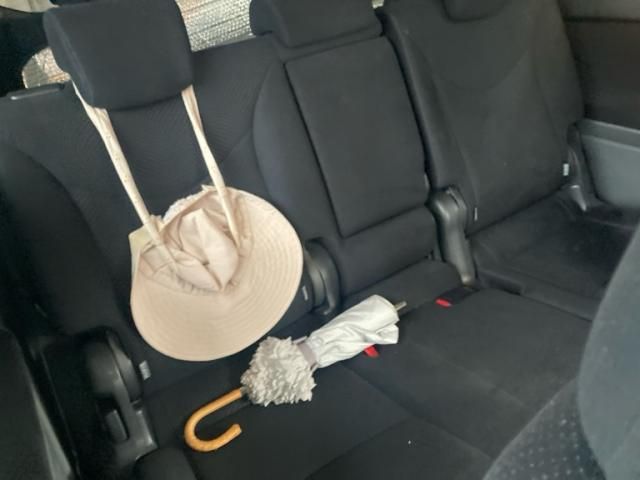 TOYOTA PRIUS Alpha 2013