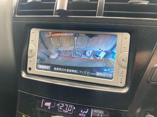 TOYOTA PRIUS Alpha 2013