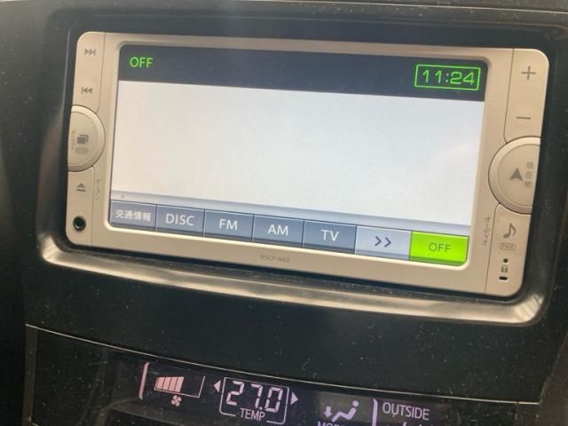 TOYOTA PRIUS Alpha 2013