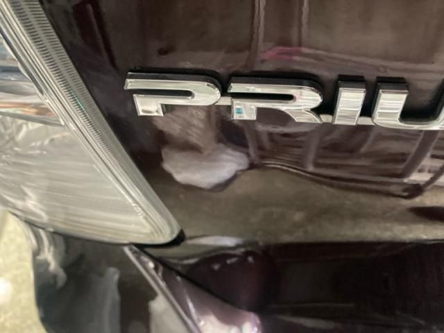 TOYOTA PRIUS Alpha 2013