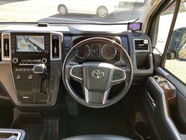 TOYOTA GRANACE 2020