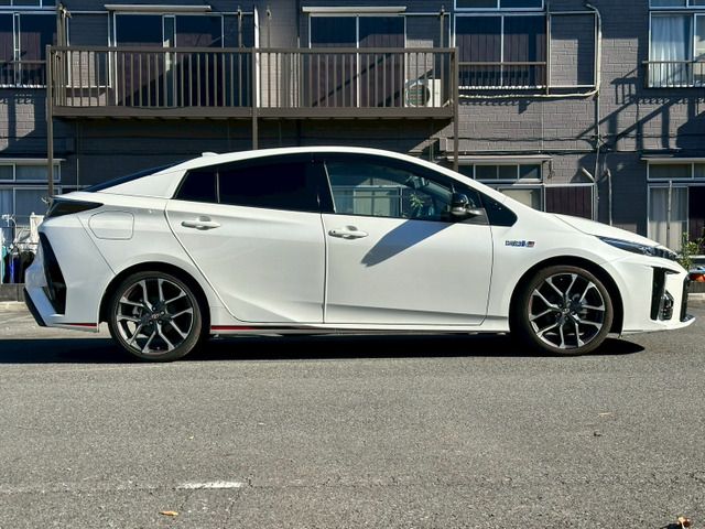 TOYOTA PRIUS PHV 2018