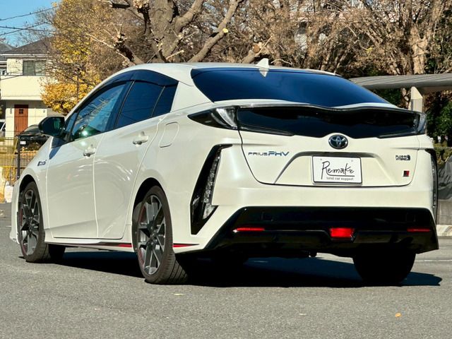 TOYOTA PRIUS PHV 2018