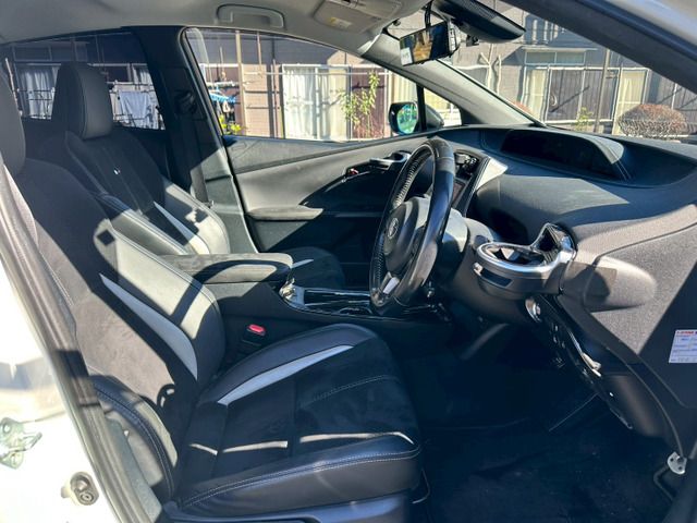 TOYOTA PRIUS PHV 2018