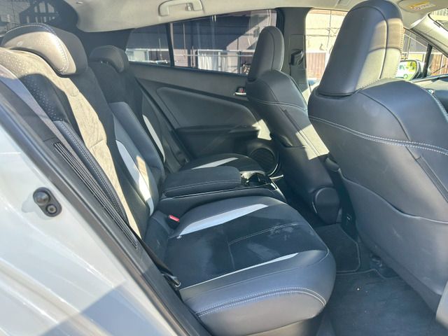 TOYOTA PRIUS PHV 2018