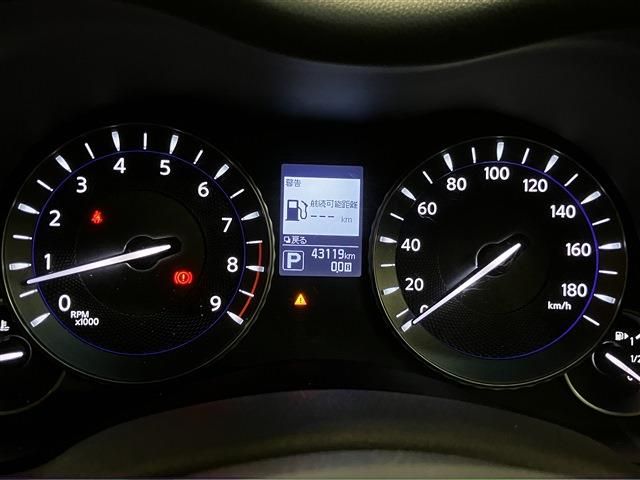 NISSAN FUGA 4WD 2015