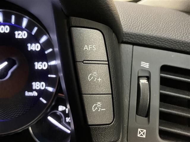 NISSAN FUGA 4WD 2015