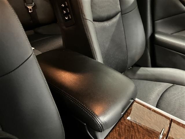 NISSAN FUGA 4WD 2015