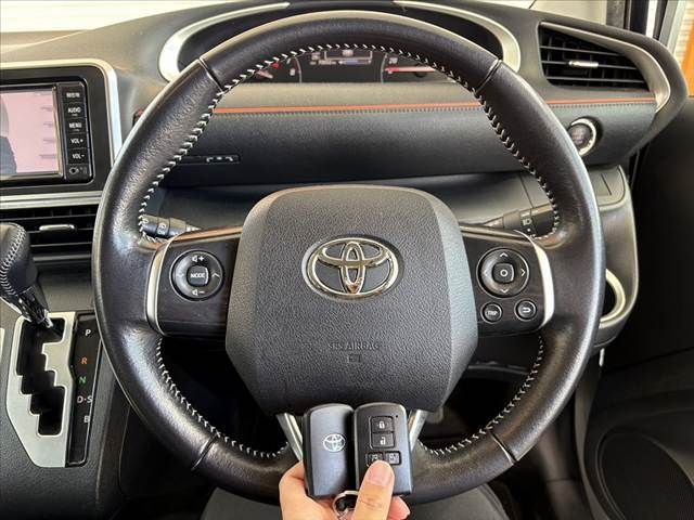 TOYOTA SIENTA 2016