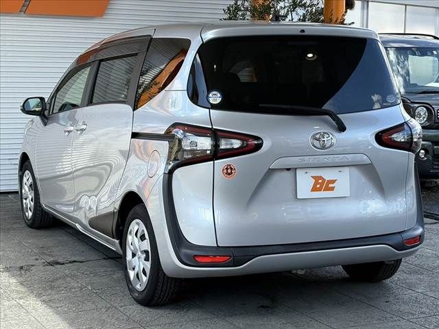 TOYOTA SIENTA 2016