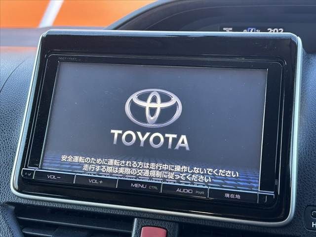 TOYOTA VOXY HYBRID 2015