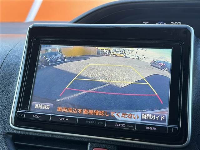 TOYOTA VOXY HYBRID 2015