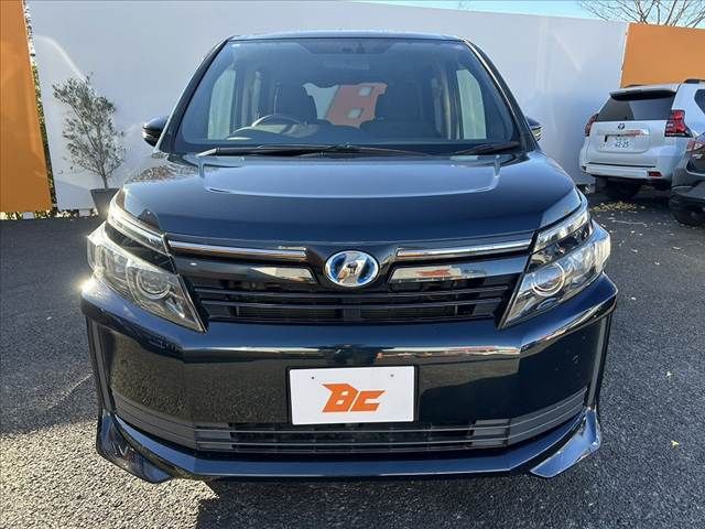 TOYOTA VOXY HYBRID 2015