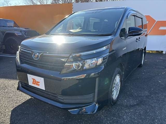 TOYOTA VOXY HYBRID 2015