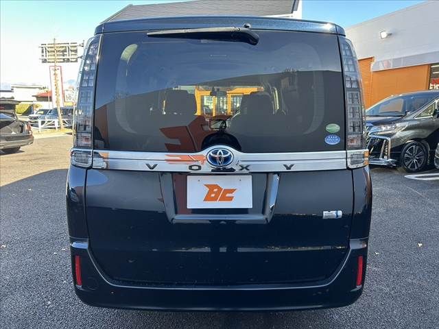 TOYOTA VOXY HYBRID 2015