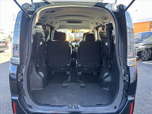 TOYOTA VOXY HYBRID 2015