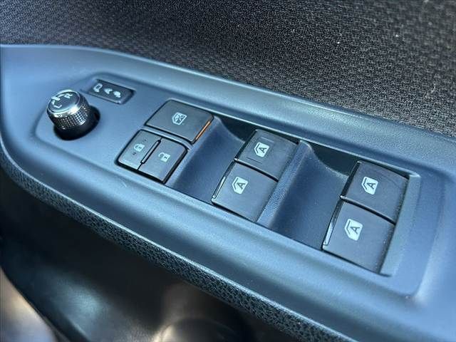 TOYOTA VOXY HYBRID 2015