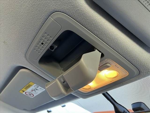 TOYOTA VOXY HYBRID 2015