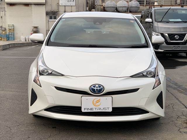 TOYOTA PRIUS 2018