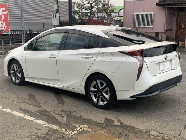 TOYOTA PRIUS 2018