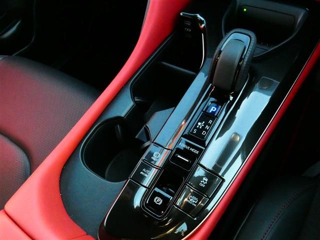 TOYOTA CROWN SPORT 2024