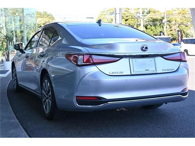 TOYOTA LEXUS ES300h 2022