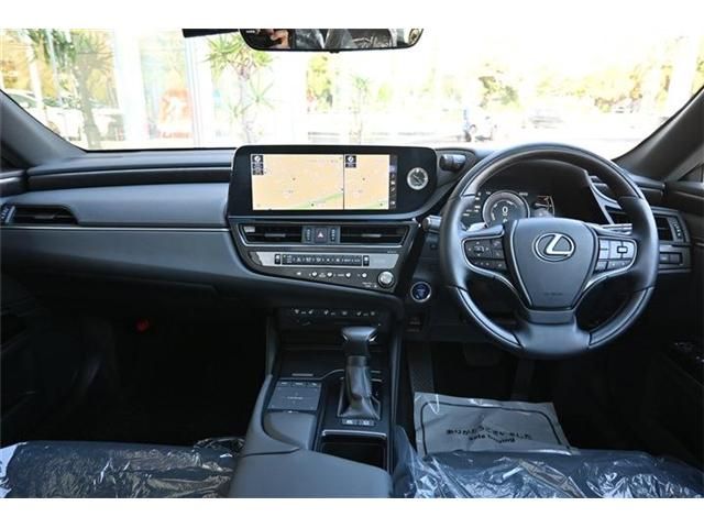TOYOTA LEXUS ES300h 2022