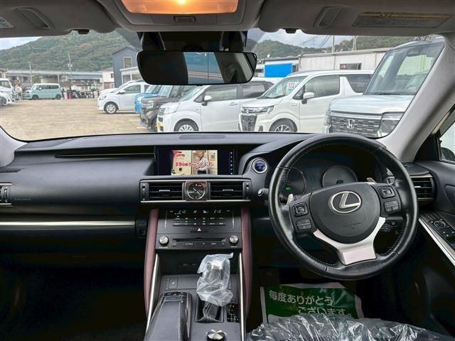 TOYOTA LEXUS IS300h 2016
