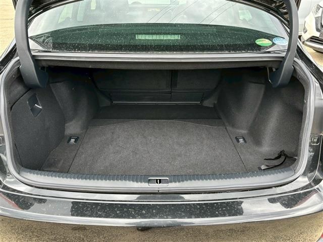 TOYOTA LEXUS IS300h 2016