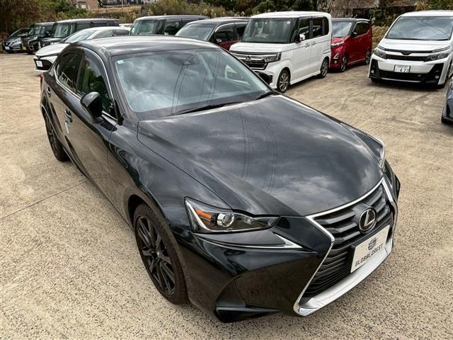 TOYOTA LEXUS IS300h 2016