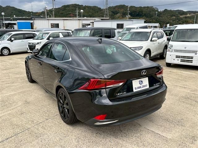 TOYOTA LEXUS IS300h 2016
