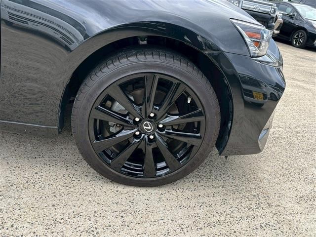 TOYOTA LEXUS IS300h 2016