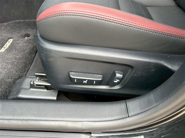 TOYOTA LEXUS IS300h 2016