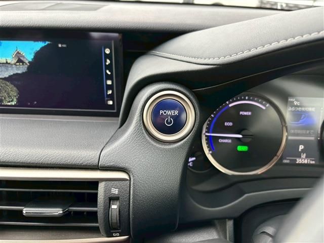 TOYOTA LEXUS IS300h 2016