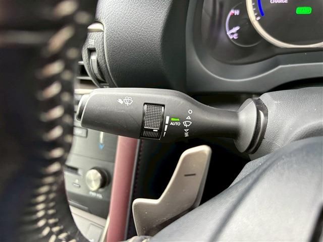 TOYOTA LEXUS IS300h 2016