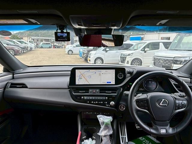 TOYOTA LEXUS ES300h 2023