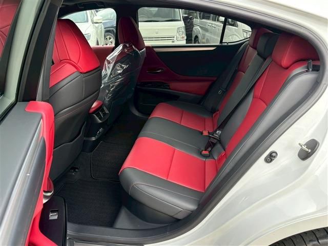 TOYOTA LEXUS ES300h 2023