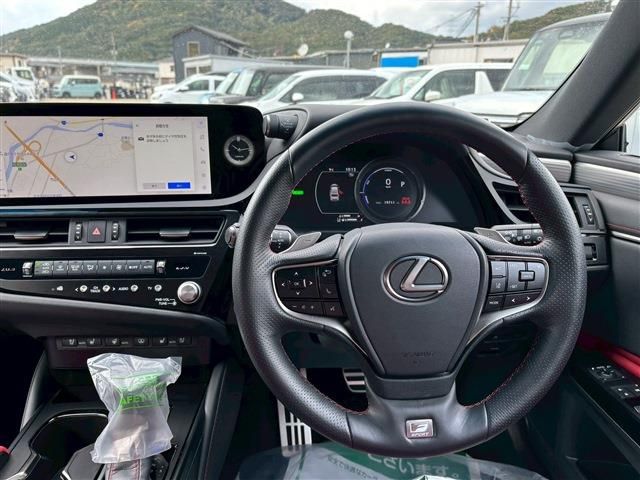 TOYOTA LEXUS ES300h 2023