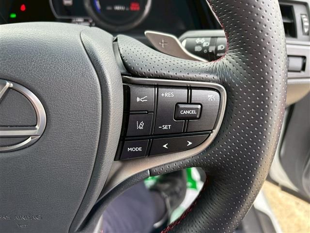 TOYOTA LEXUS ES300h 2023