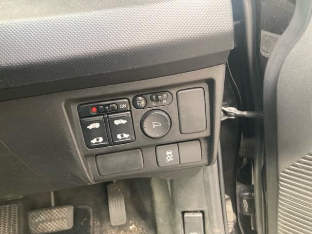 HONDA FREED Spike 2013