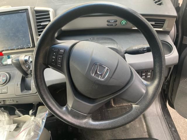 HONDA FREED Spike 2013